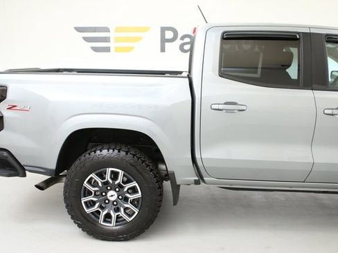 Used 2023 Chevrolet Colorado Z71 AWD/4WD image 9