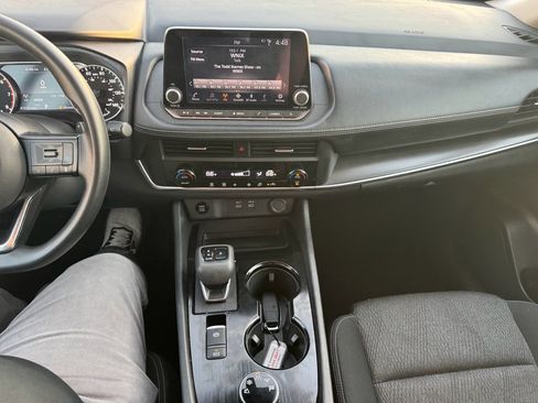 Used 2024 Nissan Rogue SV image 21