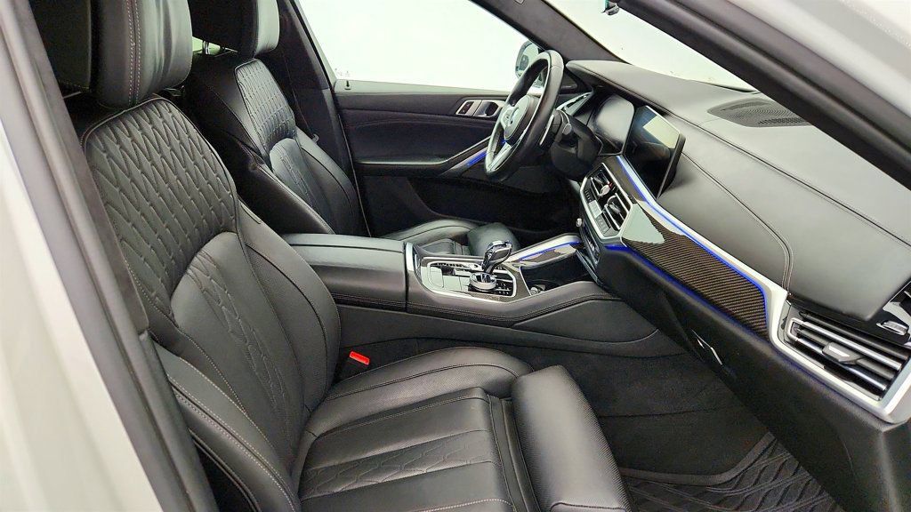 Used 2022 BMW X6 M50i w/ Executive Package AWD/4WD image 25