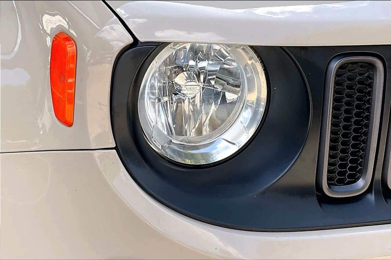 Used 2015 Jeep Renegade Trailhawk AWD/4WD image 27