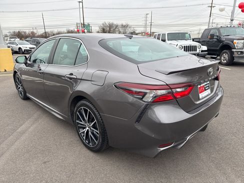 Used 2021 Toyota Camry SE image 7
