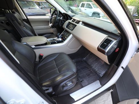 Used 2014 Land Rover Range Rover Sport HSE AWD/4WD image 10