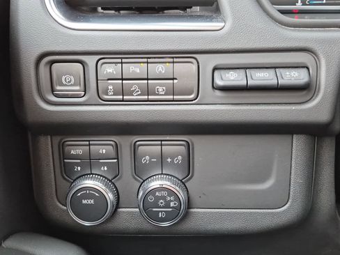 Used 2023 GMC Yukon XL AT4 w/ AT4 Premium Package image 22