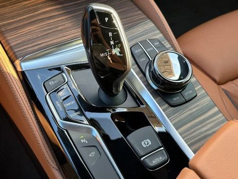 Used 2018 BMW M550i xDrive AWD/4WD image 30