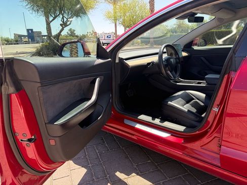 Used 2018 Tesla Model 3 Long Range RWD image 7