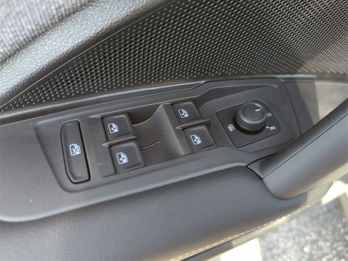 New 2026 Volkswagen Tiguan S image 25