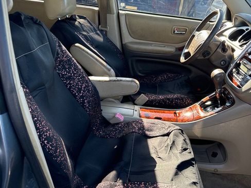 Used 2004 Toyota Highlander Limited image 9