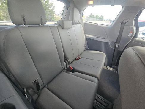 Used 2020 Toyota Sienna XLE FWD image 17