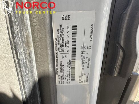 Used 2019 Ford Transit 350 350 HD T350 12' Box w/ Interior Upgrade Package image 22