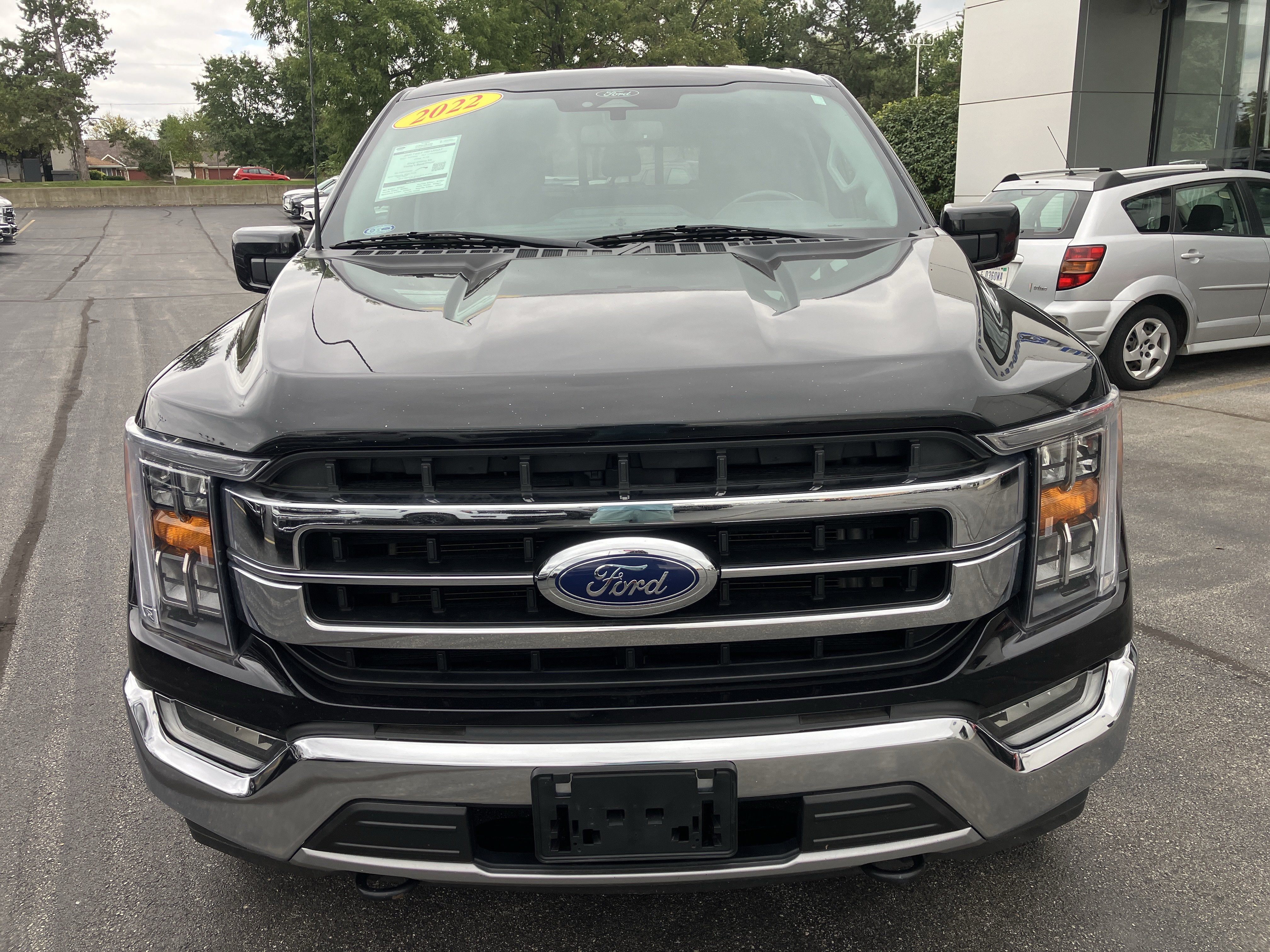 Used 2022 Ford F150 Lariat AWD/4WD image 2