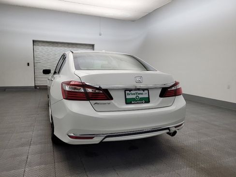 Used 2017 Honda Accord EX image 6