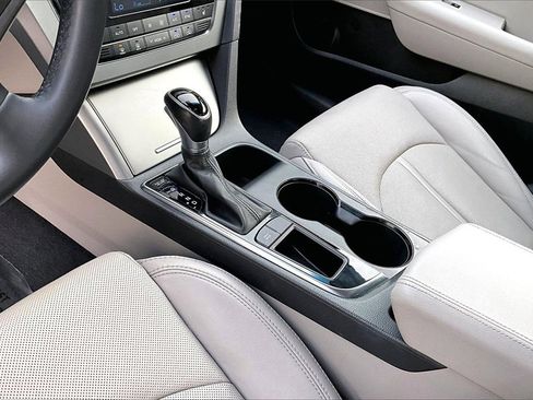 Used 2015 Hyundai Sonata Limited image 10