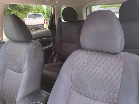 Used 2018 Nissan Rogue SV FWD image 8