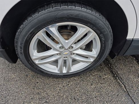Used 2019 Chevrolet Equinox Premier image 17