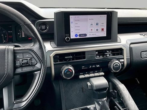 Used 2025 Toyota Tacoma SR5 AWD/4WD image 6