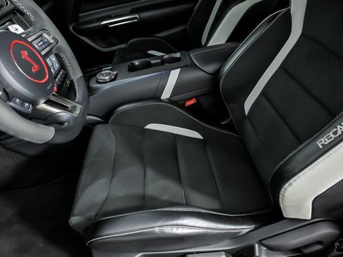 Used 2020 Ford Mustang Shelby GT500 w/ Carbon Fiber Track Pack RWD image 20