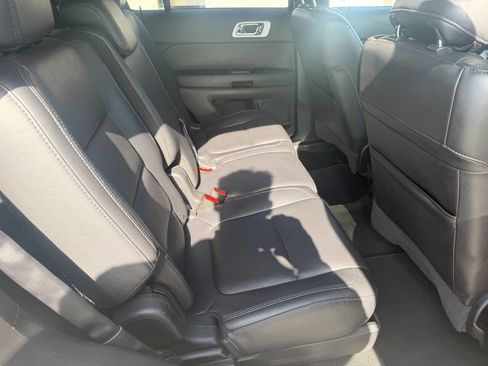 Used 2015 Ford Explorer XLT w/ Equipment Group 202B AWD/4WD image 20