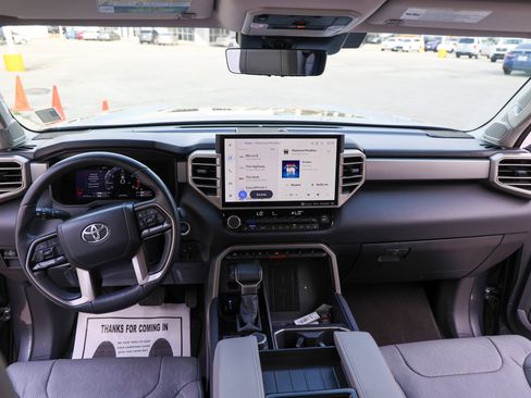 Used 2024 Toyota Tundra Limited AWD/4WD image 44