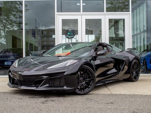 Used 2025 Chevrolet Corvette Z06 w/ Battery Protection Package image 1