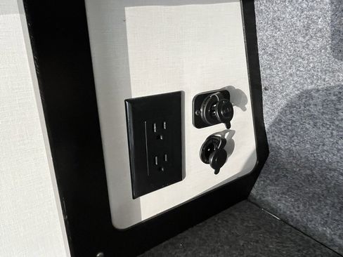 Used 2020 Mercedes-Benz Sprinter 144 Cargo image 27