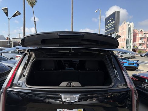 Used 2023 Cadillac Escalade Sport w/ LPO, ONYX Package image 8