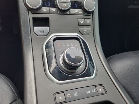 Used 2019 Land Rover Range Rover Evoque SE AWD/4WD image 31