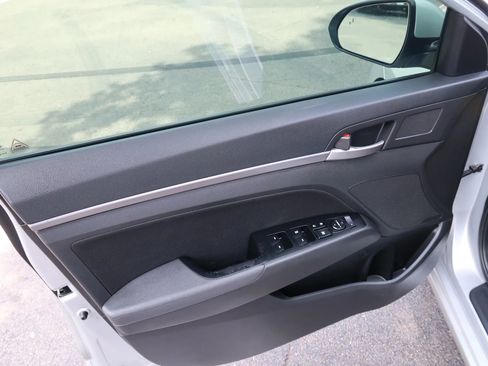 Used 2018 Hyundai Elantra SEL FWD image 10