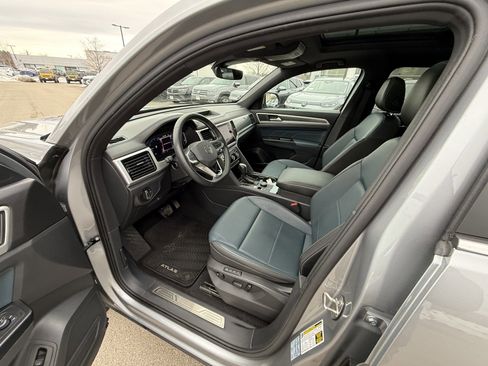 Used 2021 Volkswagen Atlas Cross Sport SEL image 10