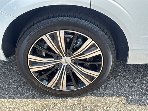 Used 2022 Volvo XC60 B6 Inscription w/ Advanced Package image 17