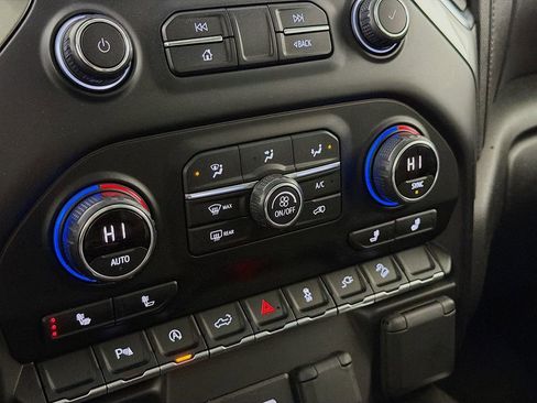 Used 2020 Chevrolet Silverado 1500 RST image 19