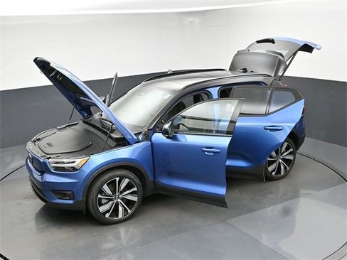 Used 2021 Volvo XC40 P8 Recharge w/ Advanced Package image 49
