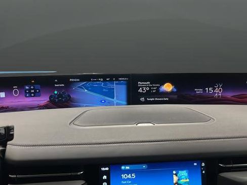 Used 2025 Lincoln Navigator Reserve image 17