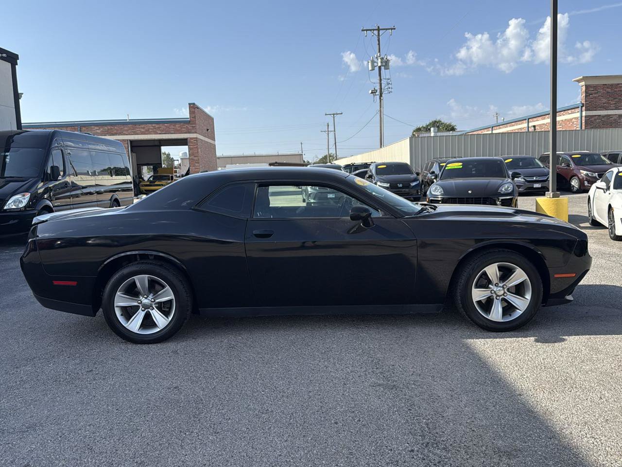 Used 2015 Dodge Challenger SXT RWD image 5