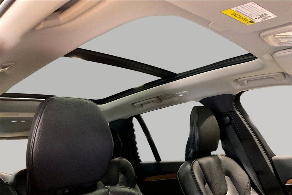 Certified 2024 Volvo XC90 B6 Plus AWD/4WD image 29