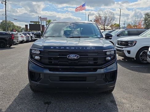 New 2025 Ford Expedition Active image 9