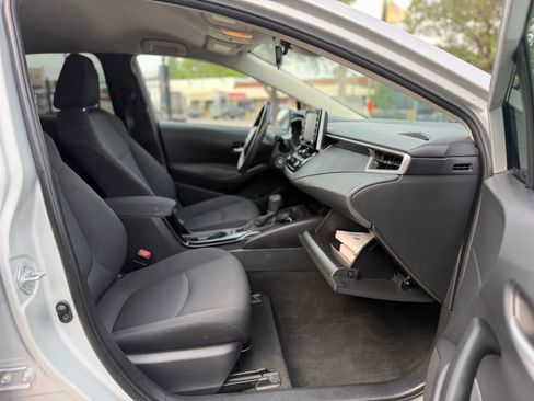 Used 2021 Toyota Corolla LE image 12