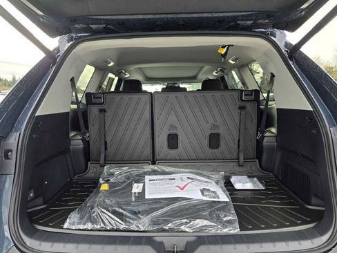 Used 2025 Toyota Grand Highlander Limited image 18