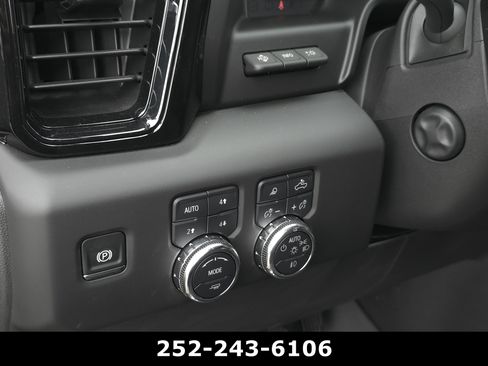Used 2025 GMC Sierra 1500 AT4 w/ AT4 Premium Package AWD/4WD image 24