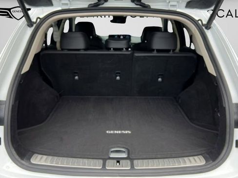 Certified 2025 Genesis GV70 2.5T AWD/4WD image 9