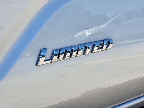 Certified 2025 Toyota 4Runner Limited AWD/4WD image 9