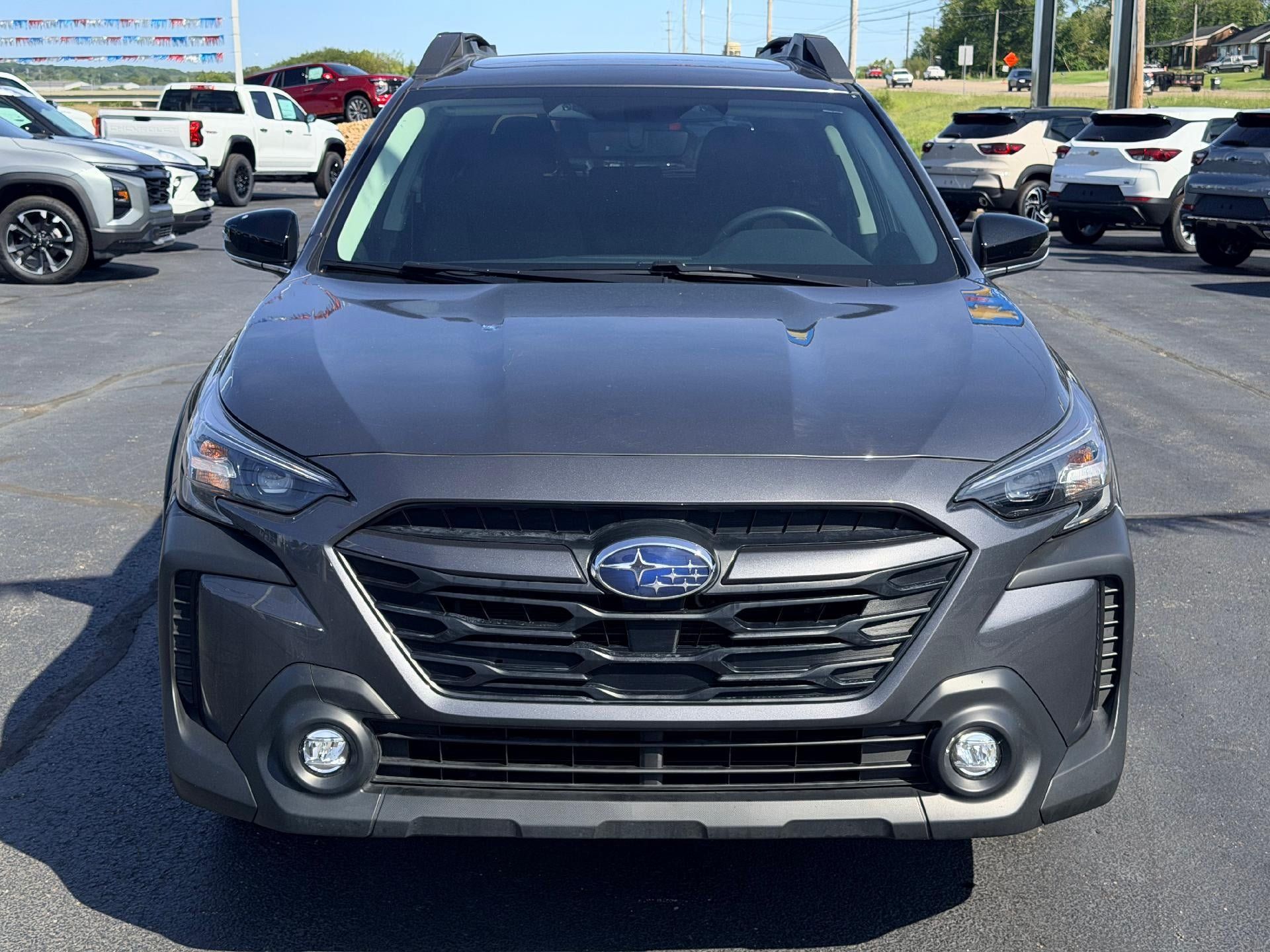 Used 2025 Subaru Outback Premium AWD/4WD image 2