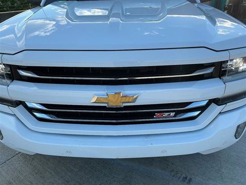 Used 2017 Chevrolet Silverado 1500 LTZ Z71 w/ LTZ Plus Package AWD/4WD image 12