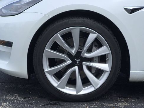 Used 2018 Tesla Model 3 Mid Range RWD image 9