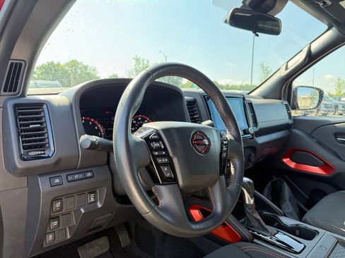 Used 2024 Nissan Frontier Pro-X w/ Pro Convenience Package RWD image 11