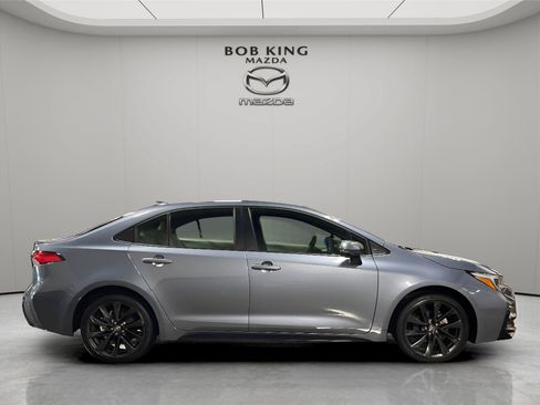 Used 2023 Toyota Corolla SE FWD image 6