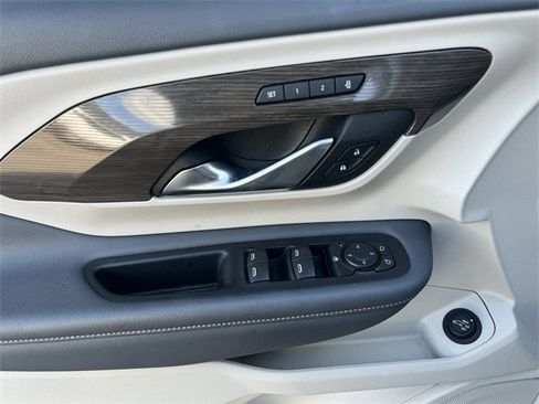 Used 2022 GMC Terrain Denali image 22