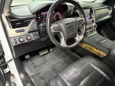 Used 2016 GMC Yukon XL Denali w/ Open Road Package AWD/4WD image 13