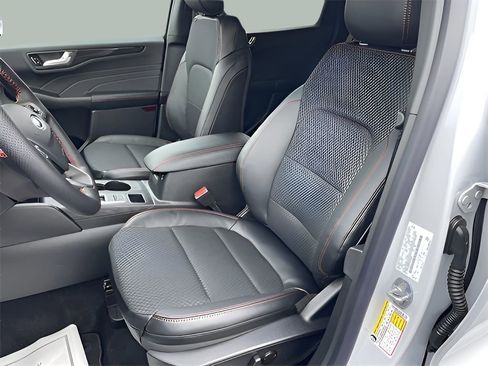 New 2025 Ford Escape ST-Line w/ Tech Pack #1 AWD/4WD image 19