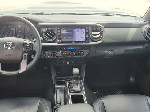 Used 2021 Toyota Tacoma TRD Sport w/ TRD Premium Sport Package AWD/4WD image 7