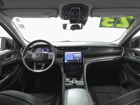 Used 2023 Jeep Grand Cherokee L Limited w/ Luxury Tech Group II image 6